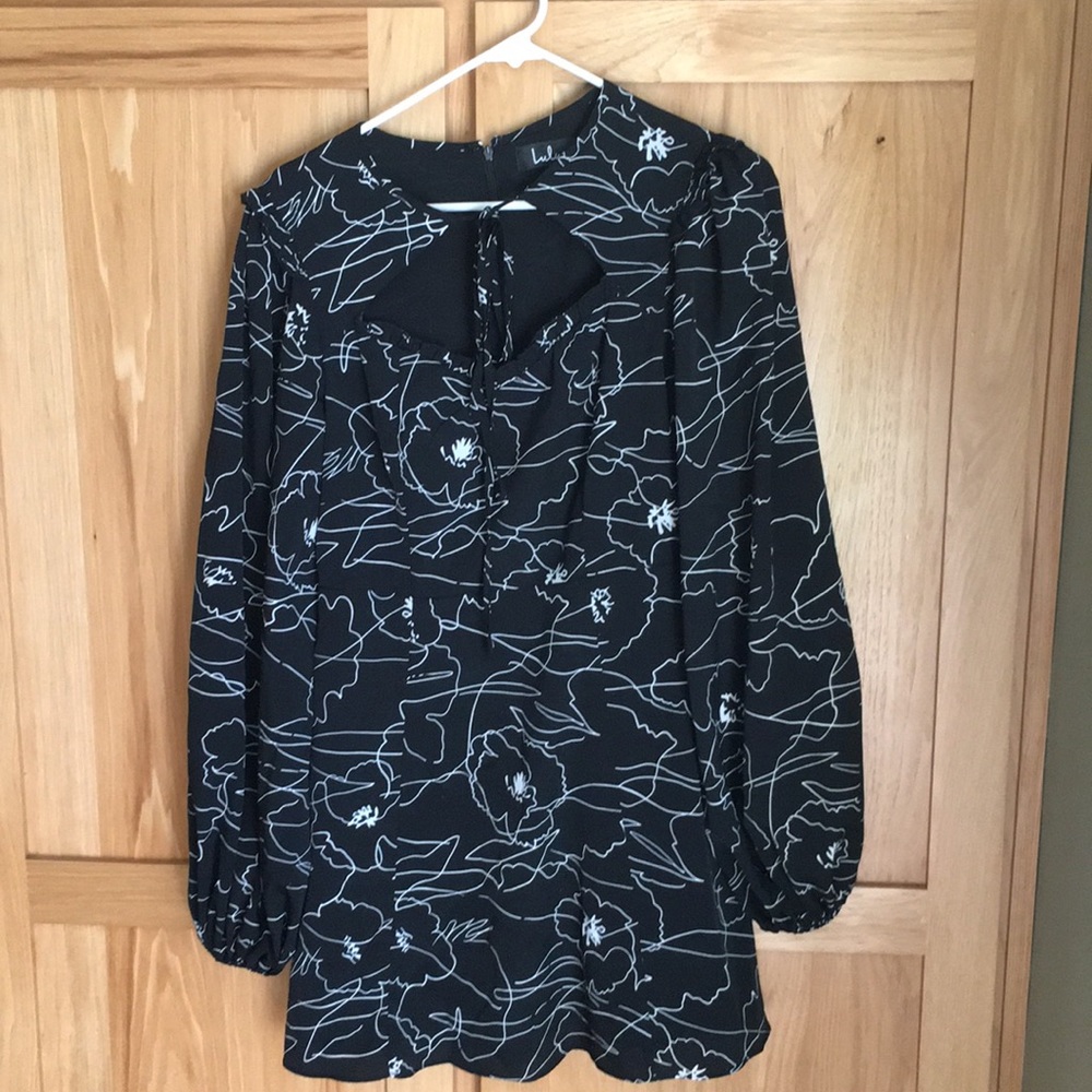 COPY - Lulu’s Blk crm Dress great style women’s small EUC